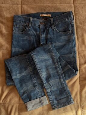 Levi's Women's Blue Camouflage Skinny Jeans NWOT